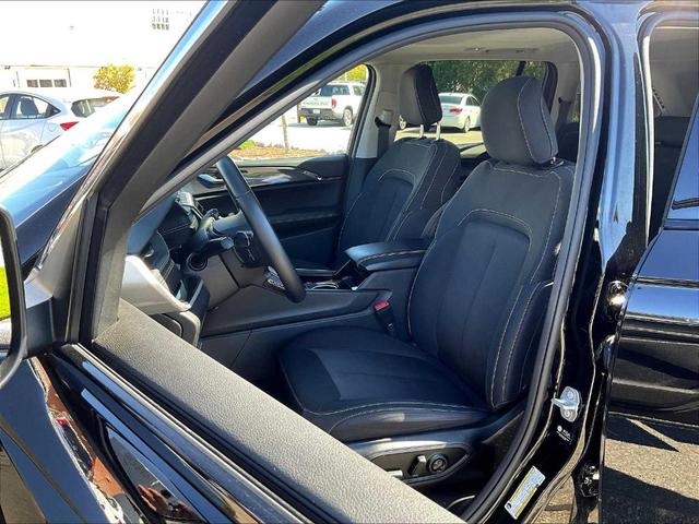 Photo of 2022 Diamond Black Jeep Grand Cherokee