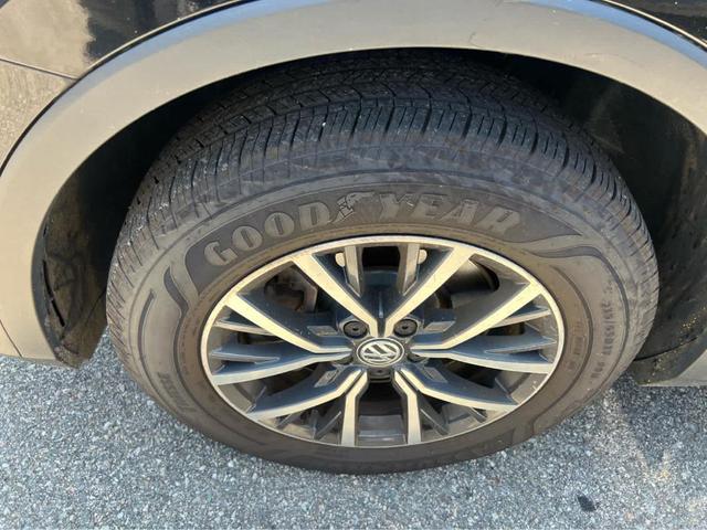 Photo of 2021 Deep Black Pearl Effect Volkswagen Tiguan