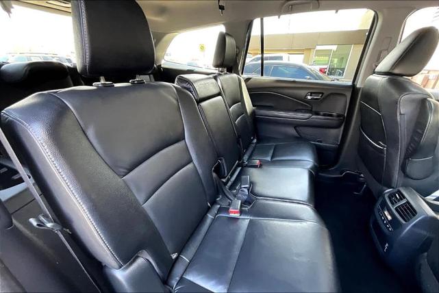 Photo of 2022 Sonic Gray Pearl Honda Pilot