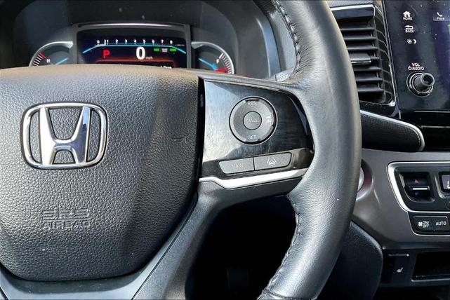 Photo of 2022 Sonic Gray Pearl Honda Pilot