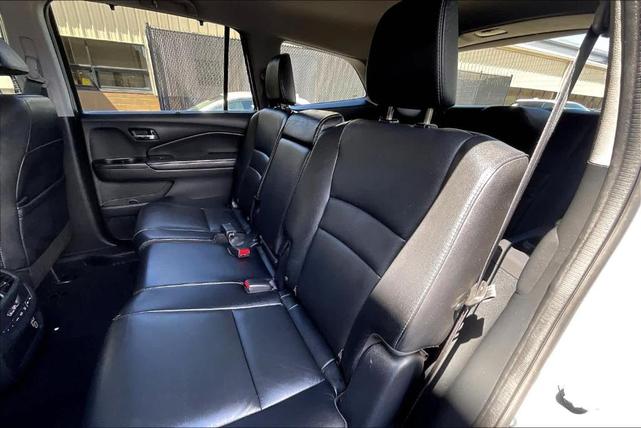 Photo of 2022 Sonic Gray Pearl Honda Pilot