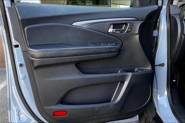 Photo of 2022 Sonic Gray Pearl Honda Pilot