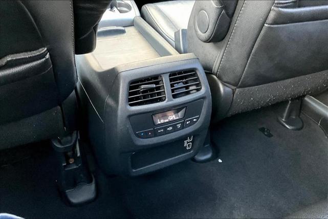 Photo of 2022 Sonic Gray Pearl Honda Pilot