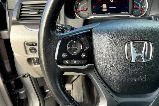 Photo of 2022 Lunar Silver Metallic Honda Pilot