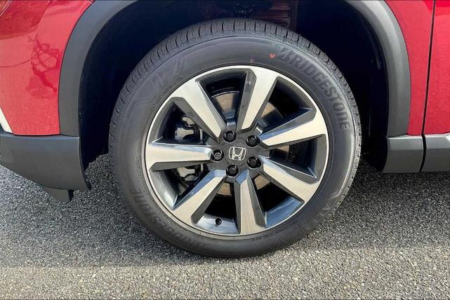 Photo of 2025 Red Honda Pilot