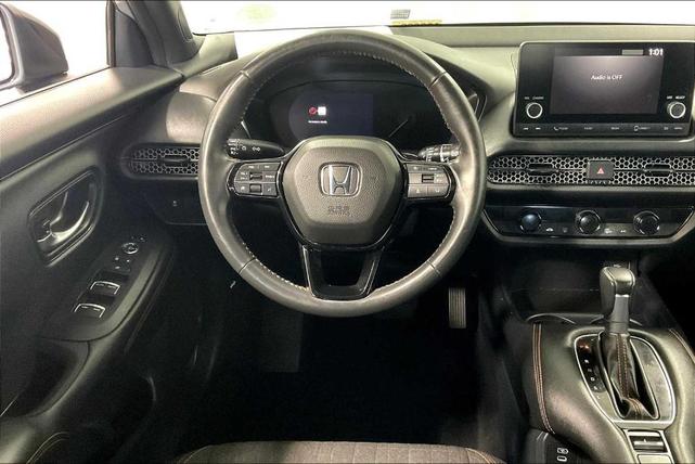 Photo of 2024 Urban Gray Pearl Honda HR-V