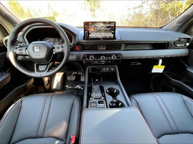 Photo of 2025 Blue Honda Pilot