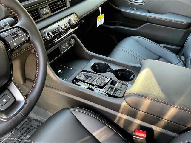 Photo of 2025 Blue Honda Pilot