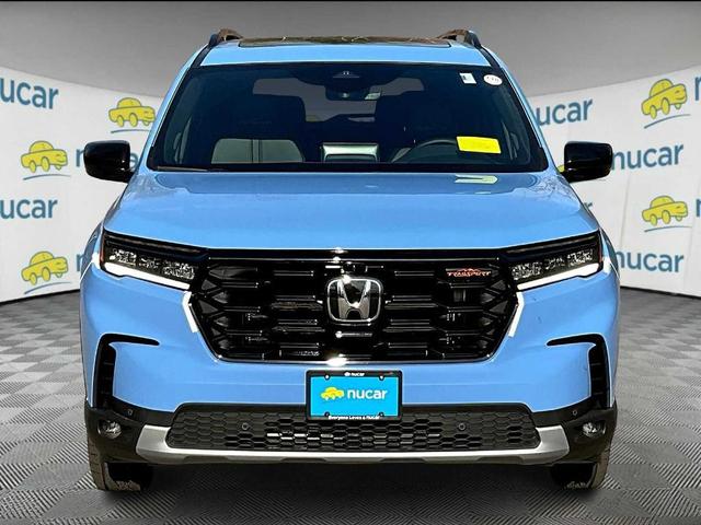 Photo of 2025 Blue Honda Pilot