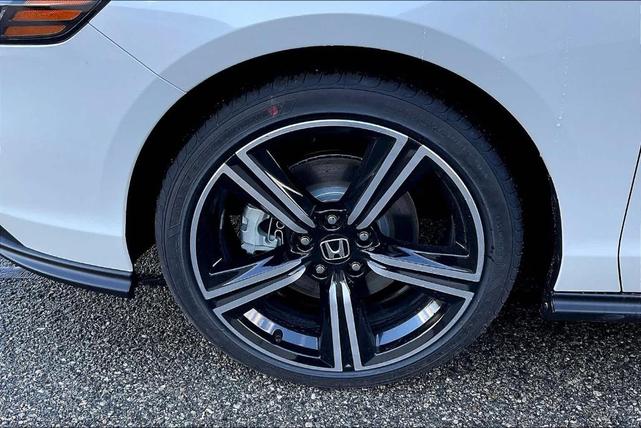 Photo of 2025 White Honda Accord Hybrid