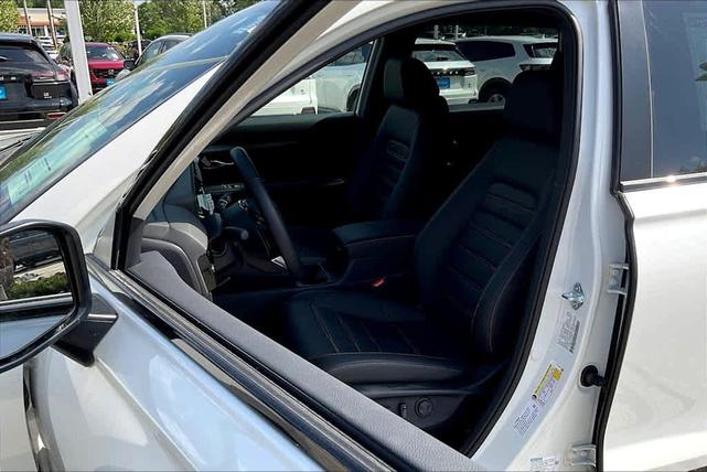 Photo of 2026 White Honda CR-V Hybrid