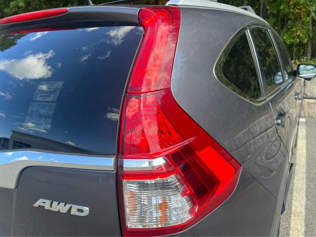 Photo of 2015 Alabaster Silver Metallic Honda CR-V