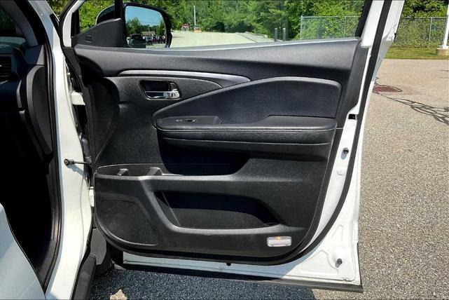 Photo of 2022 Platinum White Pearl Honda Ridgeline