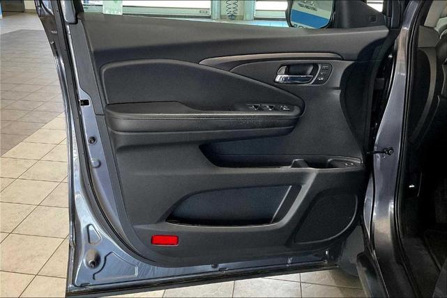 Photo of 2022 Modern Steel Metallic Honda Pilot