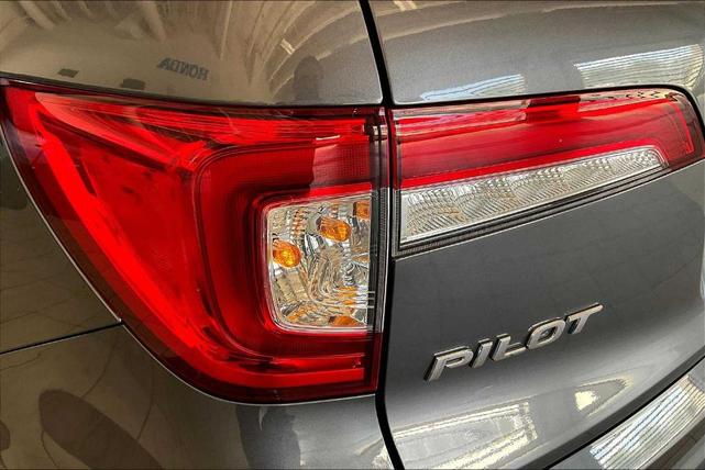 Photo of 2022 Modern Steel Metallic Honda Pilot