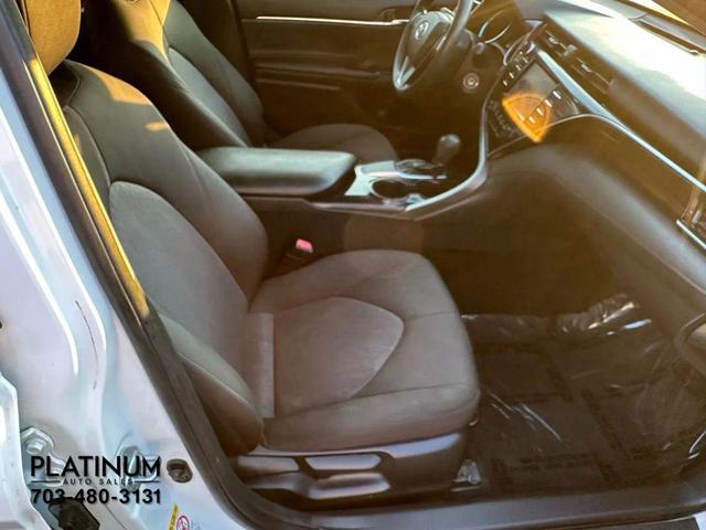 Photo of 2018 White Toyota Camry