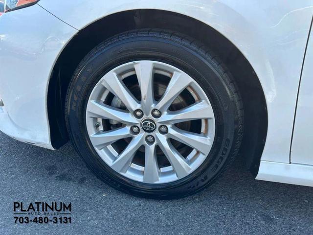 Photo of 2018 White Toyota Camry