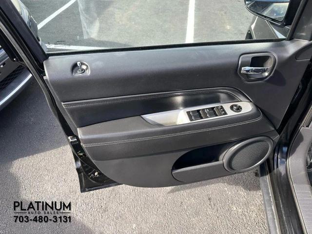 Photo of 2017 Black Clearcoat Jeep Compass