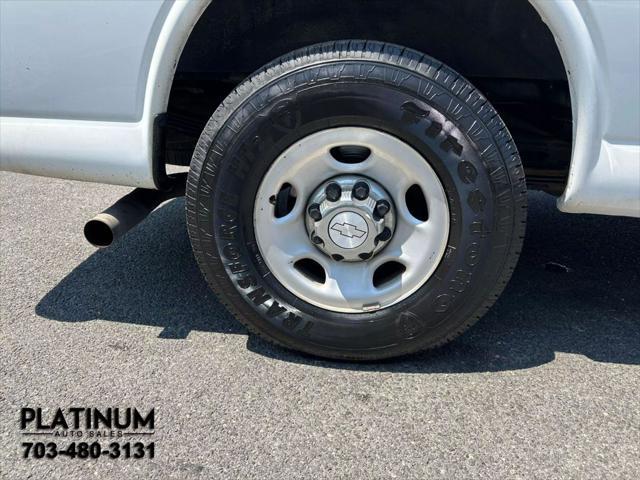 Photo of 2018 White Chevrolet Express 3500