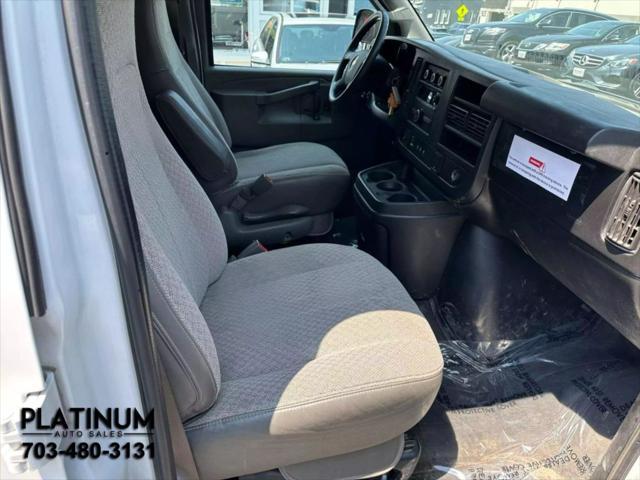 Photo of 2018 White Chevrolet Express 3500