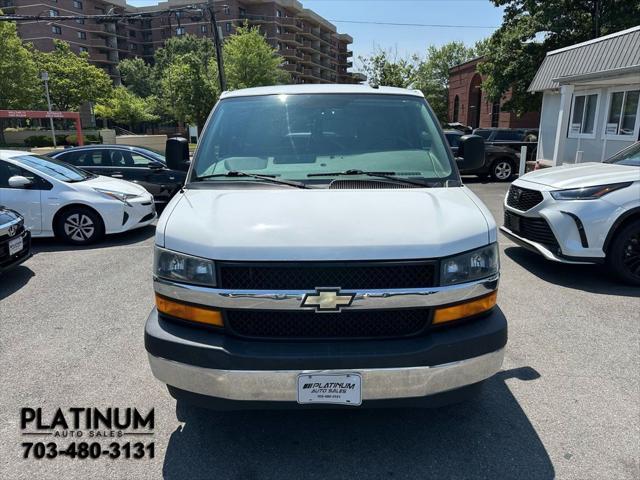 Photo of 2018 White Chevrolet Express 3500