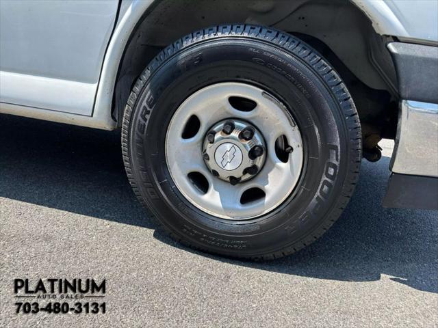Photo of 2018 White Chevrolet Express 3500
