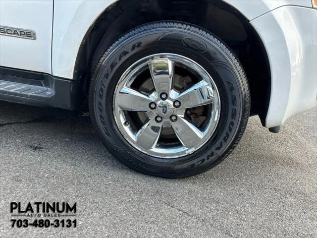 Photo of 2008 White Ford Escape