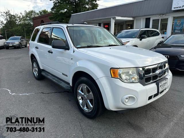 Photo of 2008 White Ford Escape