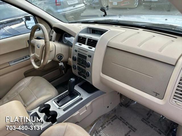 Photo of 2008 White Ford Escape