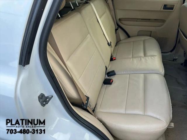 Photo of 2008 White Ford Escape