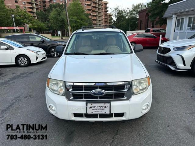 Photo of 2008 White Ford Escape