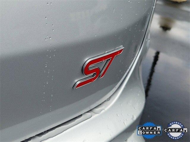 Photo of 2019 INGOT SILVER METALLIC Ford Edge