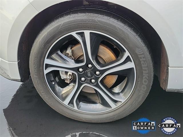Photo of 2019 INGOT SILVER METALLIC Ford Edge