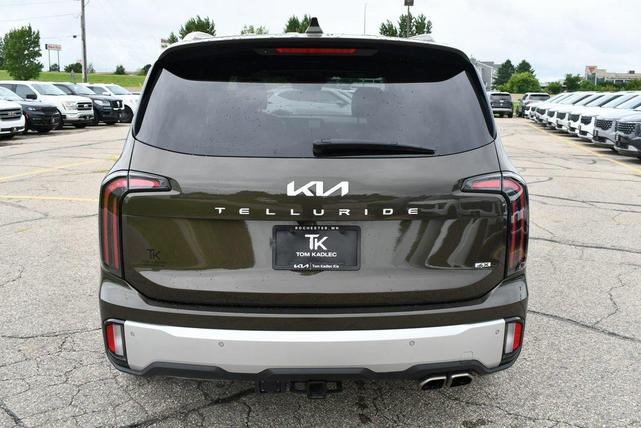 Photo of 2024 Dark Moss Kia Telluride