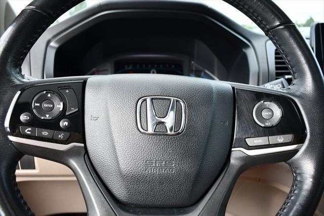 Photo of 2019 Deep Scarlet Pearl Honda Odyssey