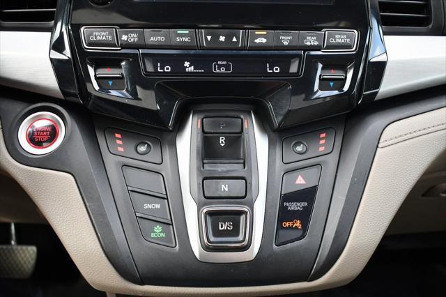 Photo of 2019 Deep Scarlet Pearl Honda Odyssey