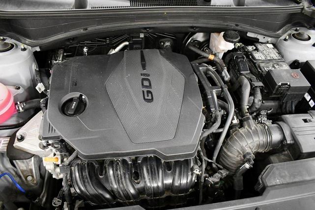 Photo of 2023 Wolf Gray Kia Sportage