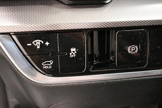 Photo of 2023 Wolf Gray Kia Sportage