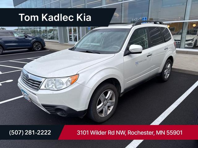 Photo of 2009 Satin White Pearl Subaru Forester