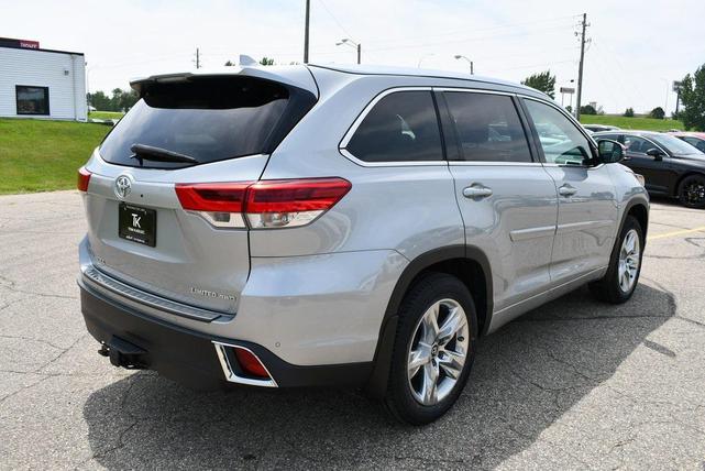 Photo of 2019 Celestial Silver Metallic Toyota Highlander