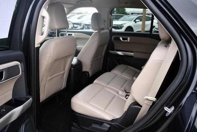 Photo of 2023 Black Metallic Ford Explorer