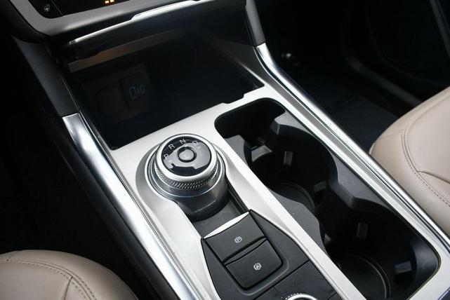 Photo of 2023 Black Metallic Ford Explorer