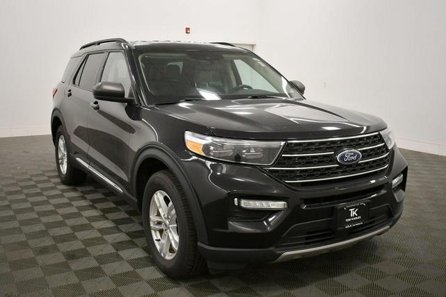 Photo of 2023 Black Metallic Ford Explorer