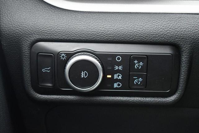 Photo of 2023 Black Metallic Ford Explorer