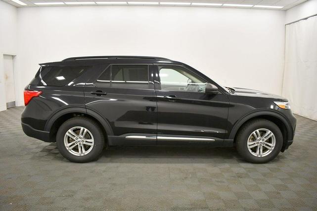 Photo of 2023 Black Metallic Ford Explorer