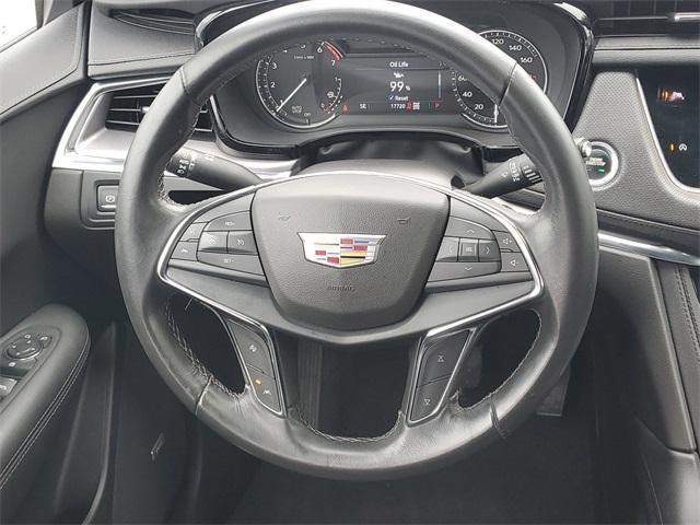 Photo of 2023 Crystal White Tri-Coat Cadillac XT5