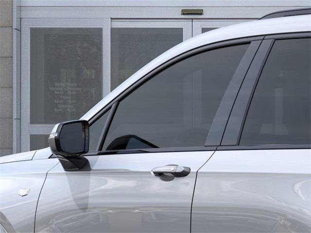 Photo of 2025 Silver Metallic Cadillac XT6