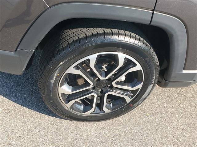 Photo of 2022 Granite Crystal Clearcoat Metallic Jeep Compass