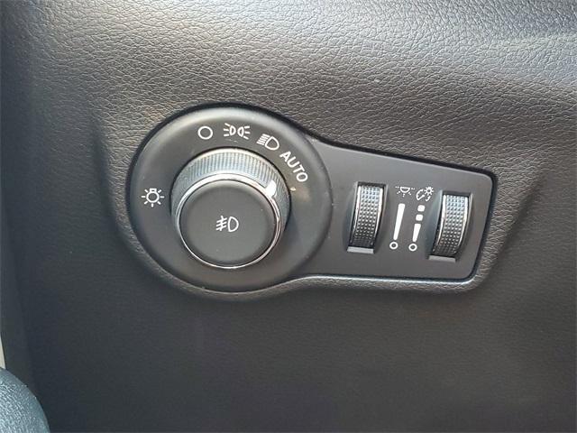 Photo of 2022 Granite Crystal Clearcoat Metallic Jeep Compass