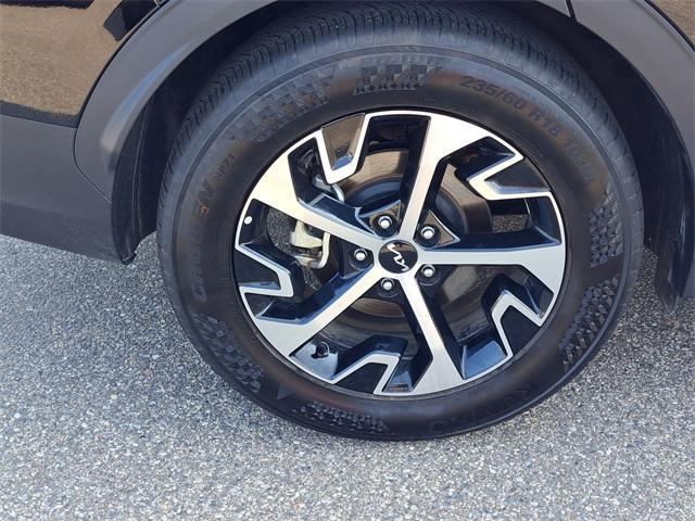 Photo of 2025 Ebony Black Kia Sportage